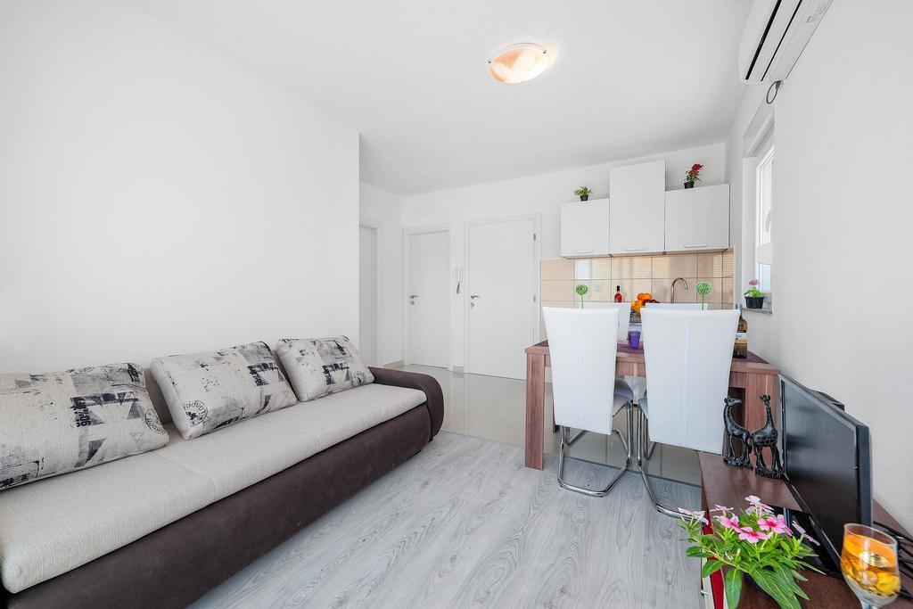 Apartments Hrvoje Vodice Habitación foto