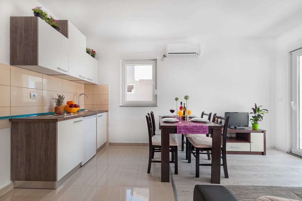 Apartments Hrvoje Vodice Habitación foto