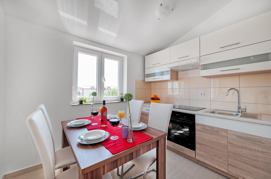 Apartments Hrvoje Vodice Habitación foto
